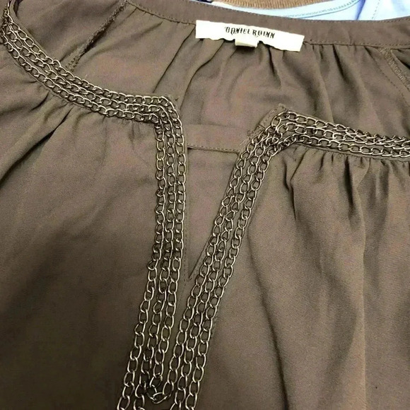 Daniel Rainn Scoop Top with Chain Neckline - Picture 2 of 4